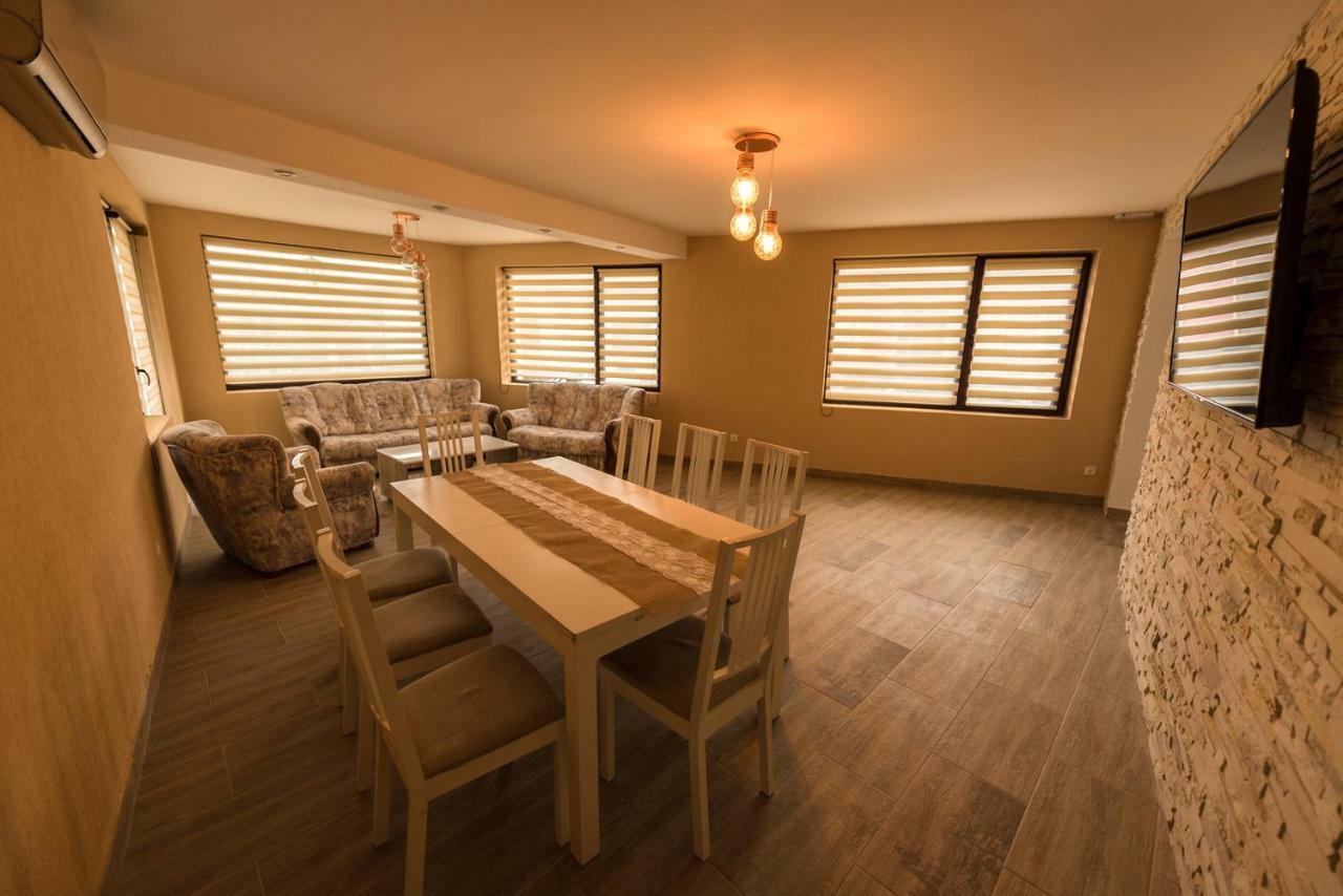 Casa Sky Apartment โอร์โชวา ภายนอก รูปภาพ