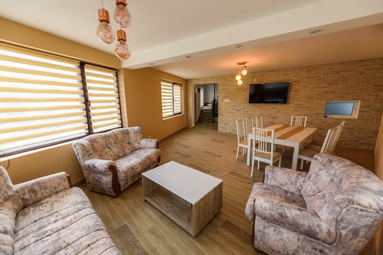 Casa Sky Apartment โอร์โชวา ภายนอก รูปภาพ
