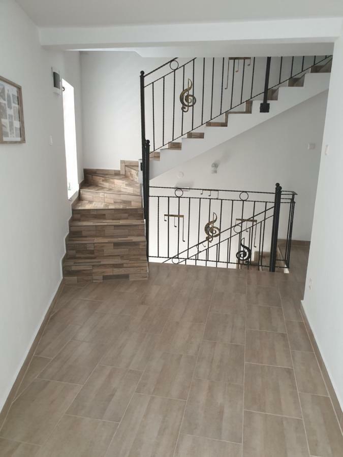 Casa Sky Apartment โอร์โชวา ภายนอก รูปภาพ